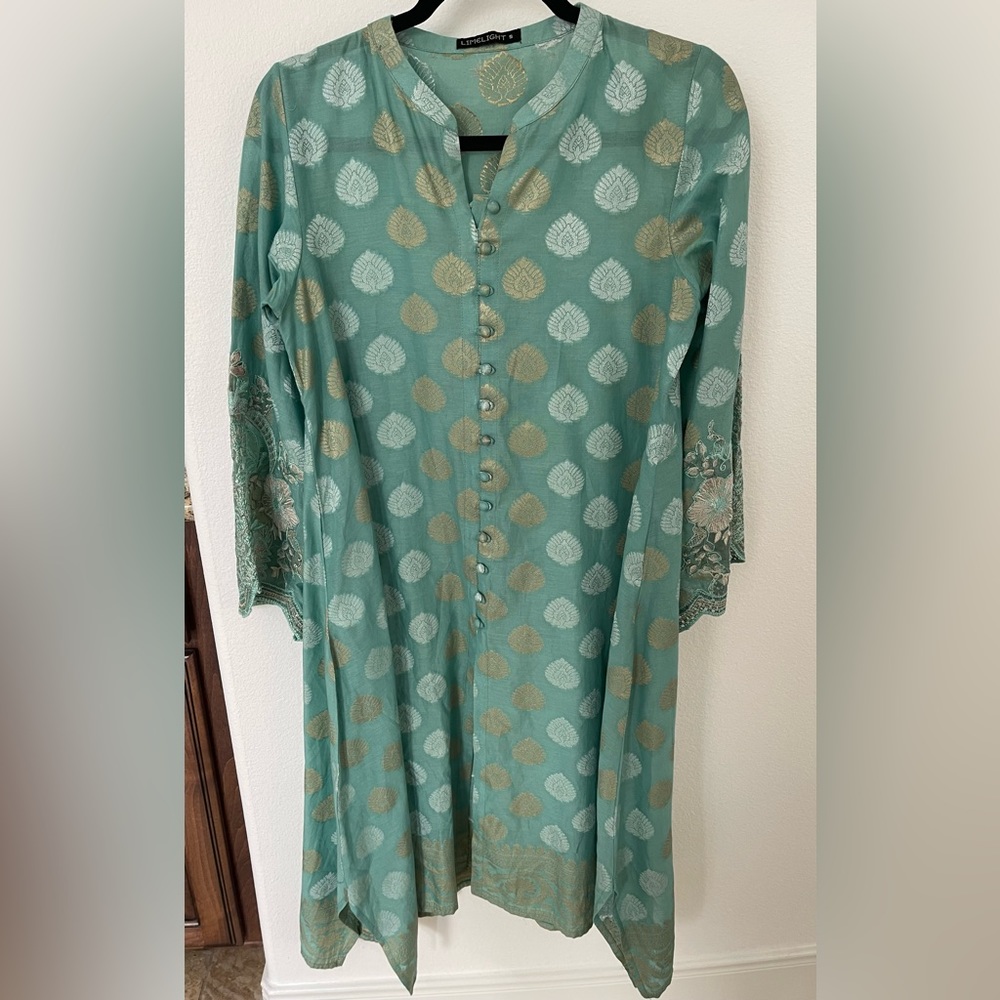 Indian Pakistani Bollywood hi low kurti collared front button embroidered bell